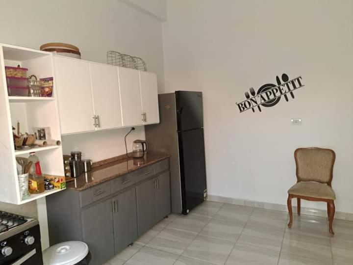 Villa Louise Guest House Луксор Екстериор снимка